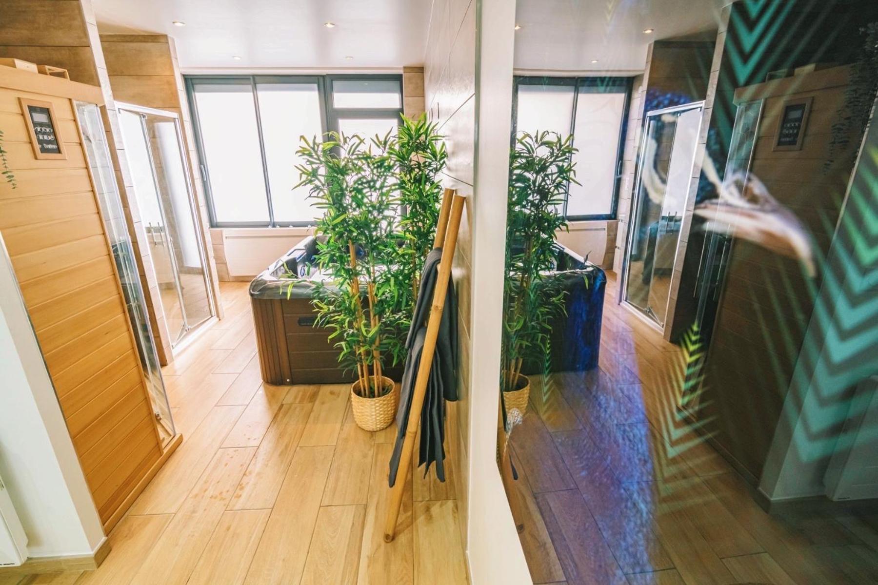 Spa Appartement O Temps Suspendu Reims Centre Sauna Et Jacuzzi Luaran gambar